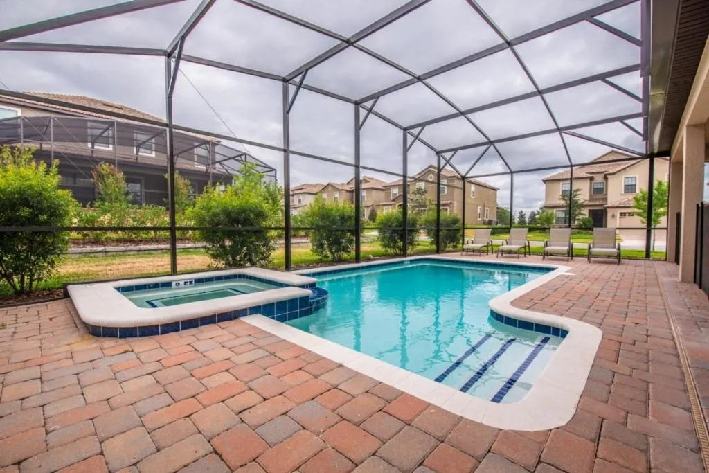 Decadent 5 Bedroom Villa with Pool & Spa villa, Davenport, United States
