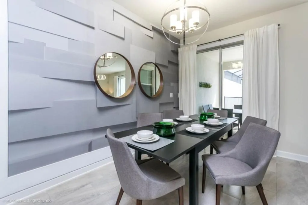 Chic & Sassy 4 Bedroom Town Home townhouse, Davenport, Statele Unite ale Americii