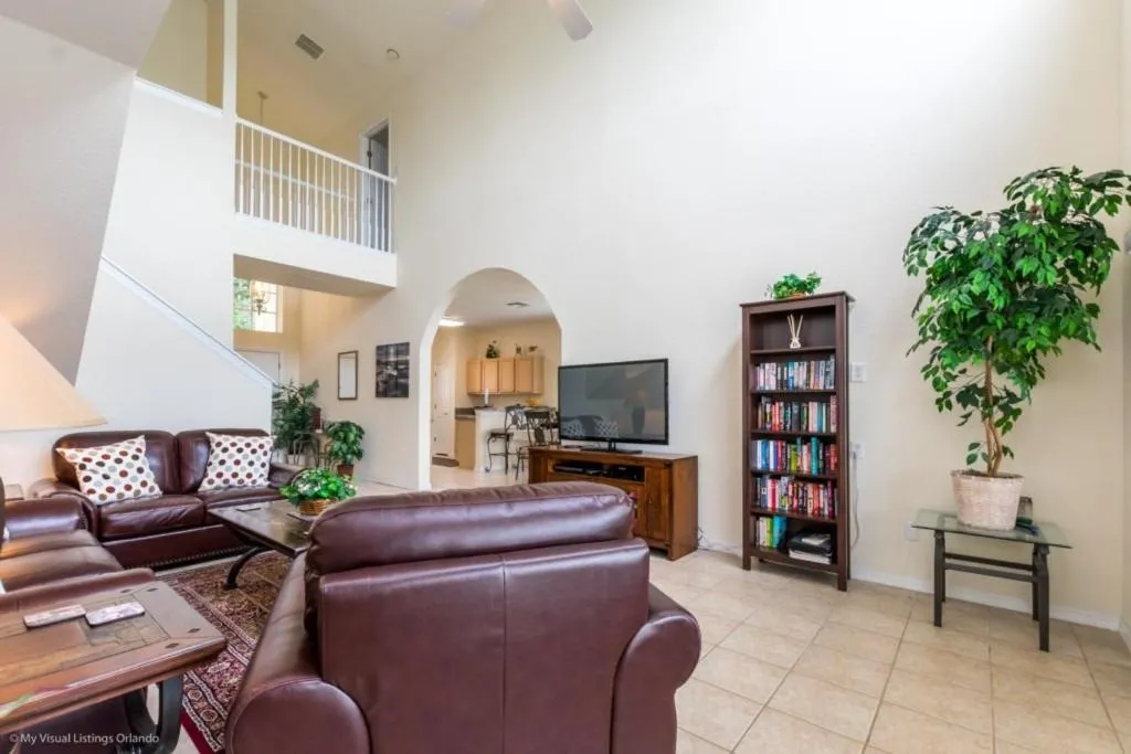 South Facing Pool & Spa - Mins to Disney villa, Davenport, United States
