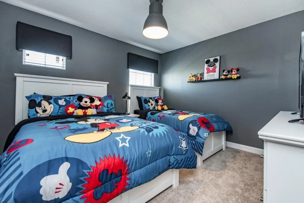 Tantalizing 5 bedroom 5 bathroom in Storey Lake villa, Kissimmee, United States
