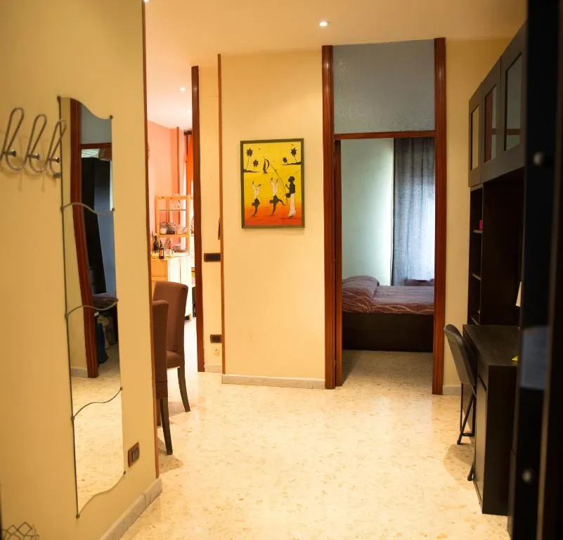 Oltremare House, Napoli, Italia