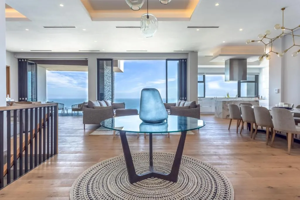 La Belle of Bantry Bay, Cape Town, Africa de Sud