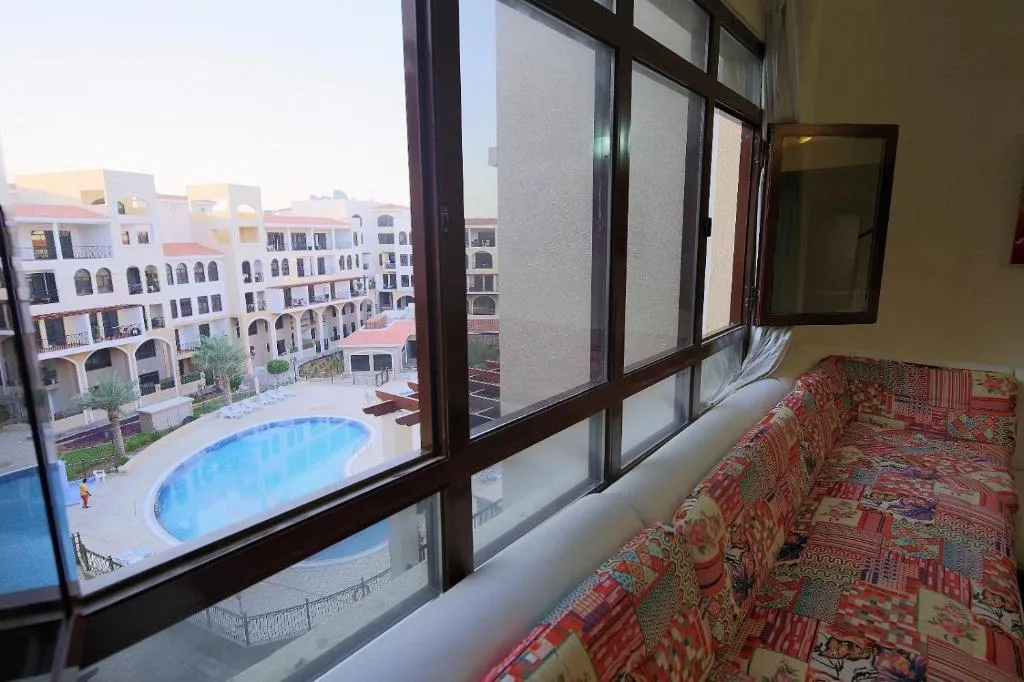 Pool view luxurious 1BR Loft in the heart of Dubai, Alantos, United Arab Emirates