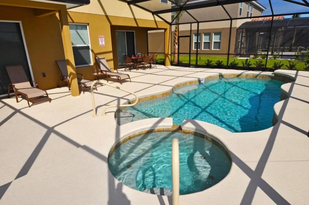 Resort-Luxurious Resort Style Amenities home, Davenport, United States