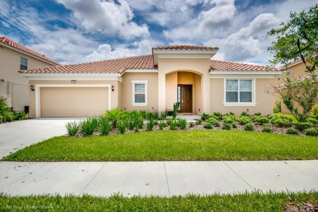 Trendy Luxury - 5 Bedroom Solterra Resort Villa villa, Davenport, United States