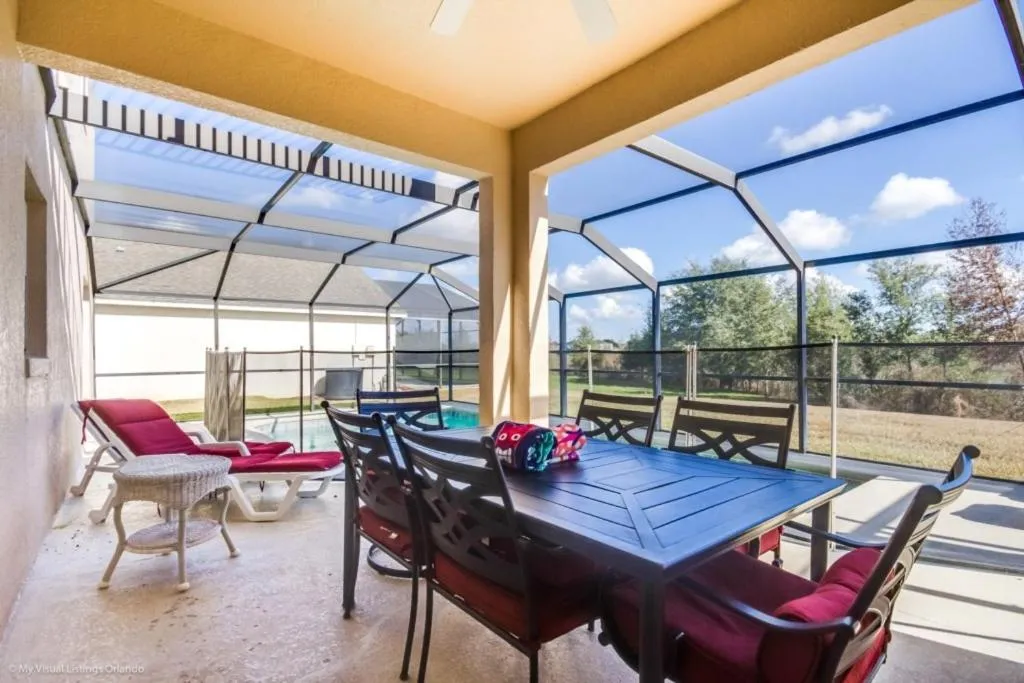 Elegant 4 Bedroom Villa in a Gated Community villa, Davenport, United States