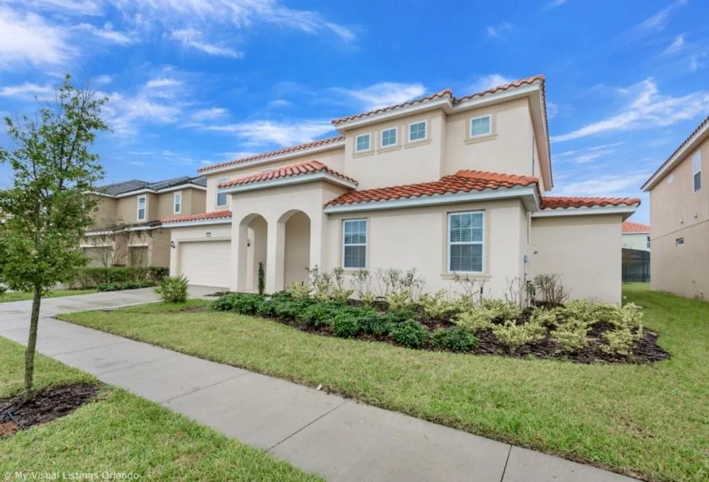 Spacious Champions Gate 9 Bedroom Villa with Pool villa, Davenport, Statele Unite ale Americii