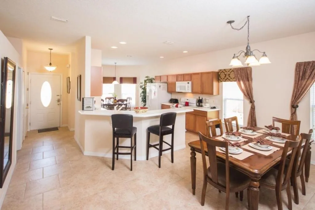 Marie's West Haven Villa ** home, Davenport, United States