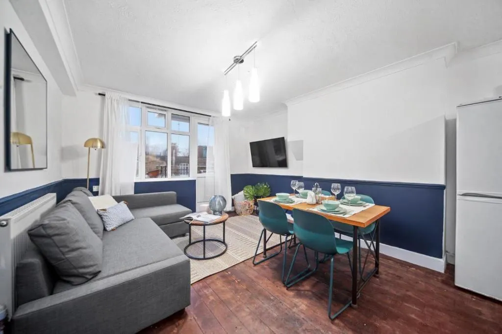 Modern 3 Bedroom Apartment Old Street, London, United Kingdom