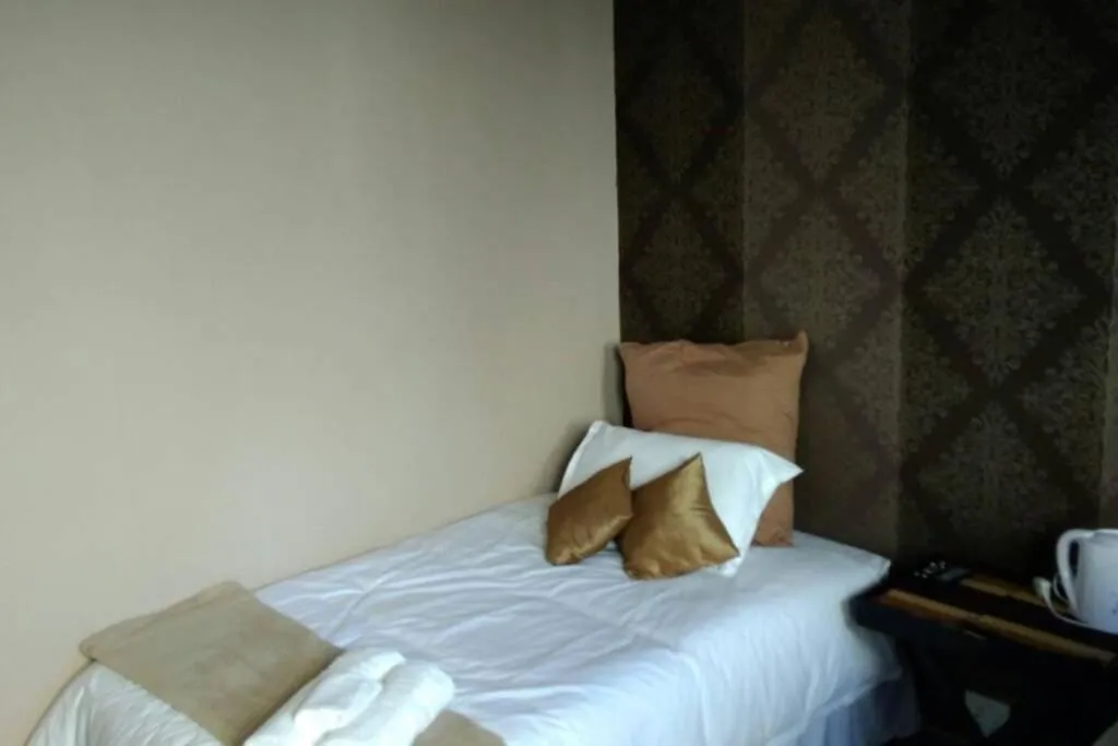 Cozy Room on Diaz, Cape Town, South Africa