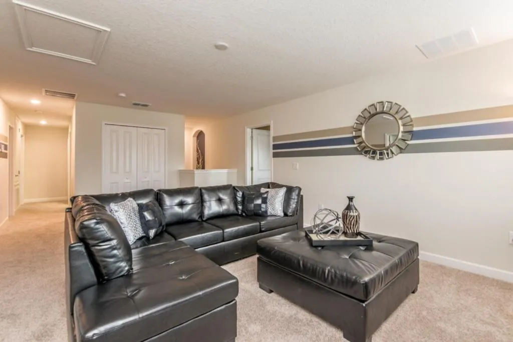 Magnificent Game Room Villla with pool and spa villa, Davenport, United States