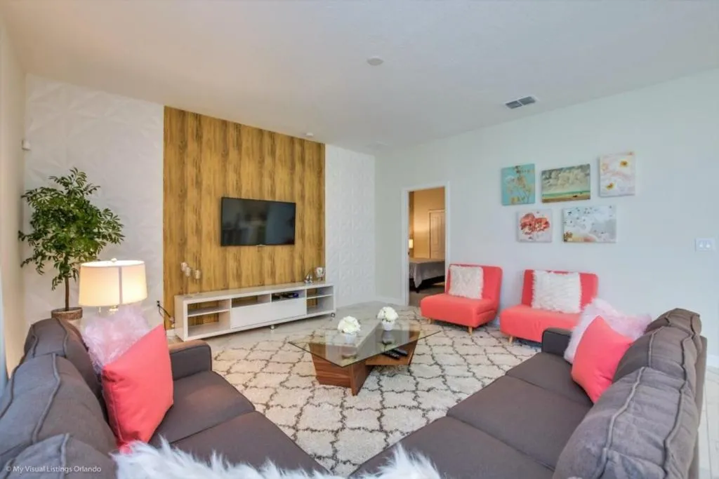 Mgical Themed Children's Rooms villa, Davenport, United States