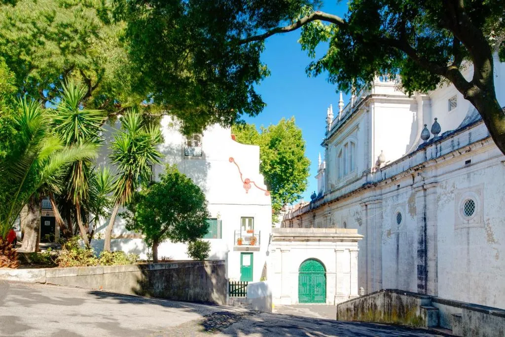 Cosy studio by the Flea Market and Tram 28, Lisabona, Portugalia