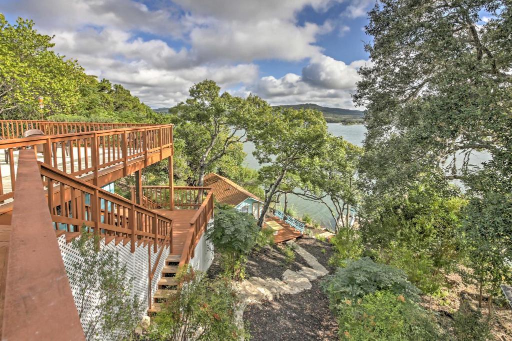 Medina Lake Getaway with Fire Pit and Water Views!
