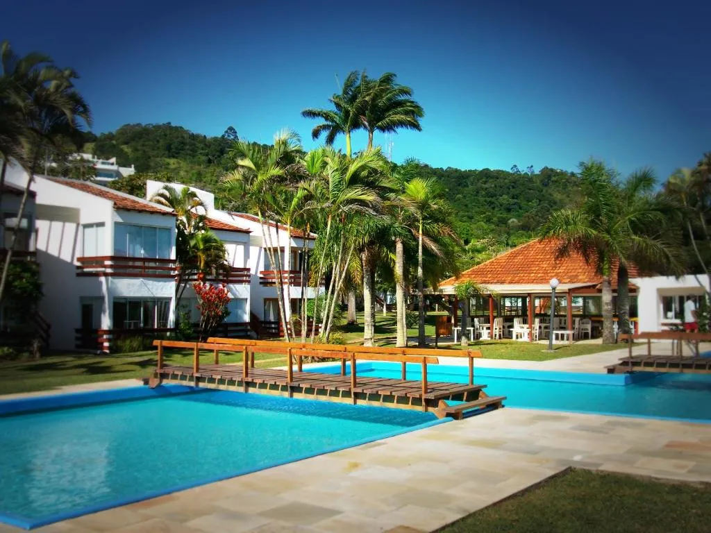 Apart em Condo Privado com saída para Praia, Florianópolis, Brazilia