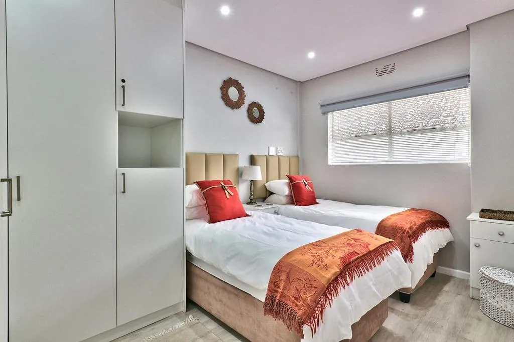 69 Mimosa, Sea Point, Cape Town, South Africa