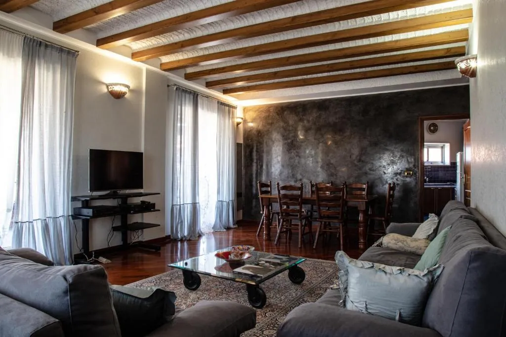 Casa Romana, Roma, Italy