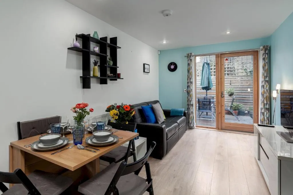 Modern West Kensington Apartment, Londra, Marea Britanie