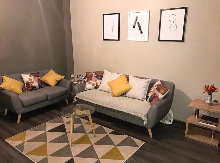 Superb Newly Refurbished 4 Bed Terrace House, Bayberry (NY), United Kingdom