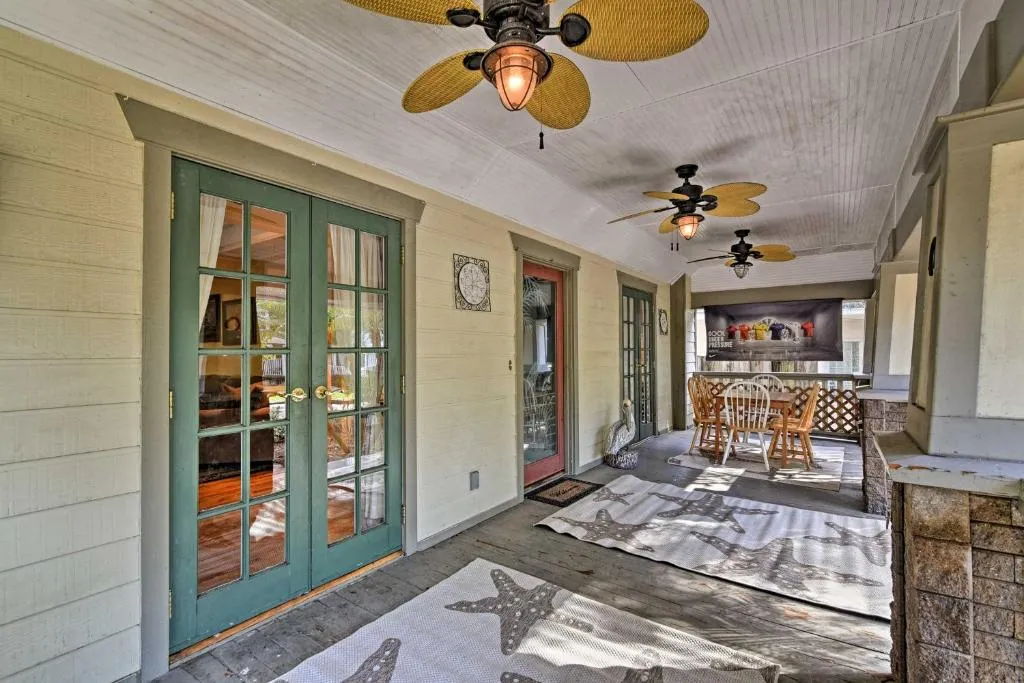 'Captain's Quarters' Apt Less Than 1 Mile from Tampa Bay!, Kudrovo, United States