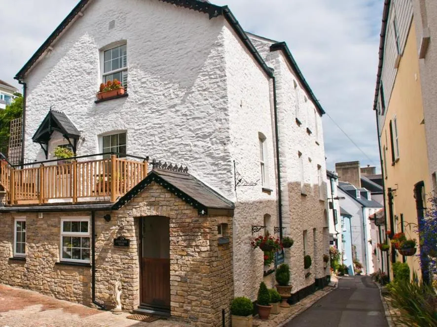 Courtyard House, Dartmouth, United Kingdom
