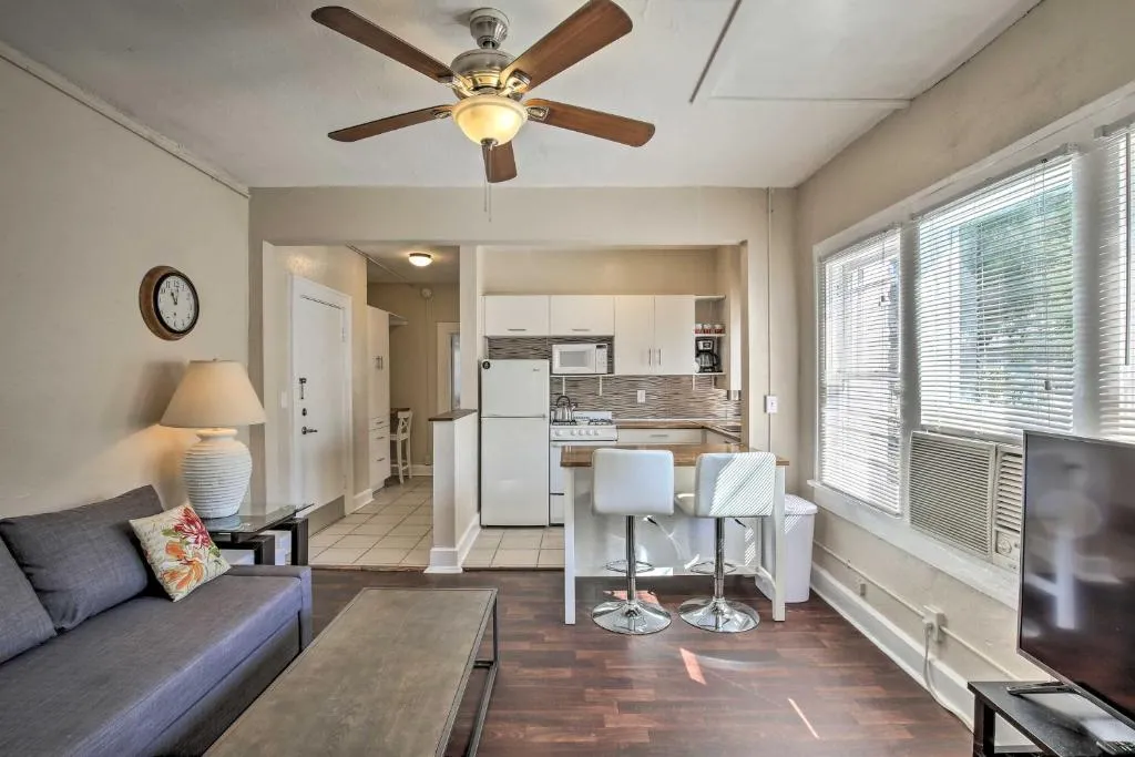 St Pete Apt - Walk to Downtown and Vinoy Park Beach!, Kudrovo, United States