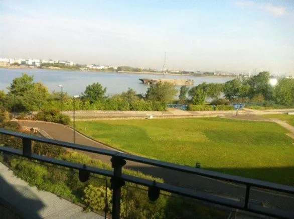 AFFLUENT APARTMENTS Waterside tideslea path, London, United Kingdom