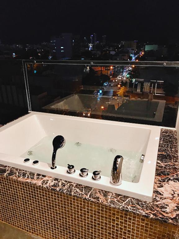 Hưng Thành Luxury Hotel & Apartments