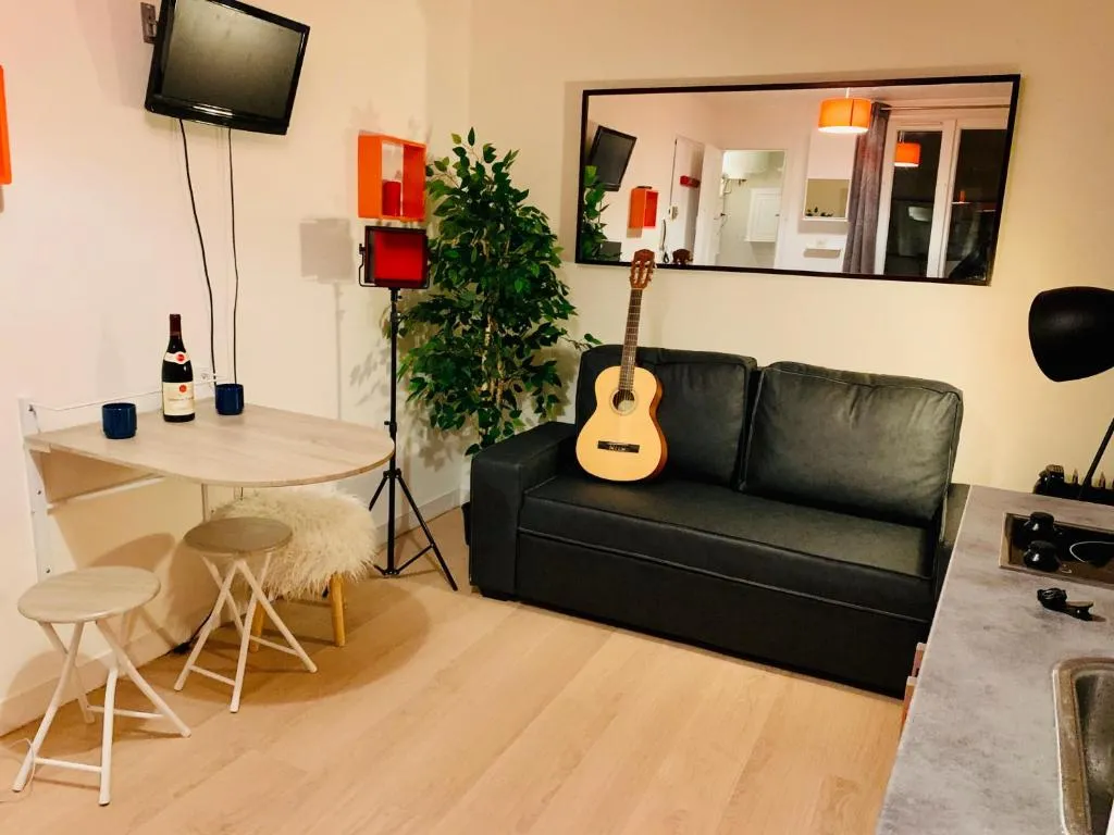 cosy studio montmartre, Paris, France