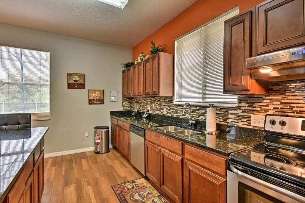 Home with Private PoolandSpa-12 Mi to Disney World, Davenport, Statele Unite ale Americii