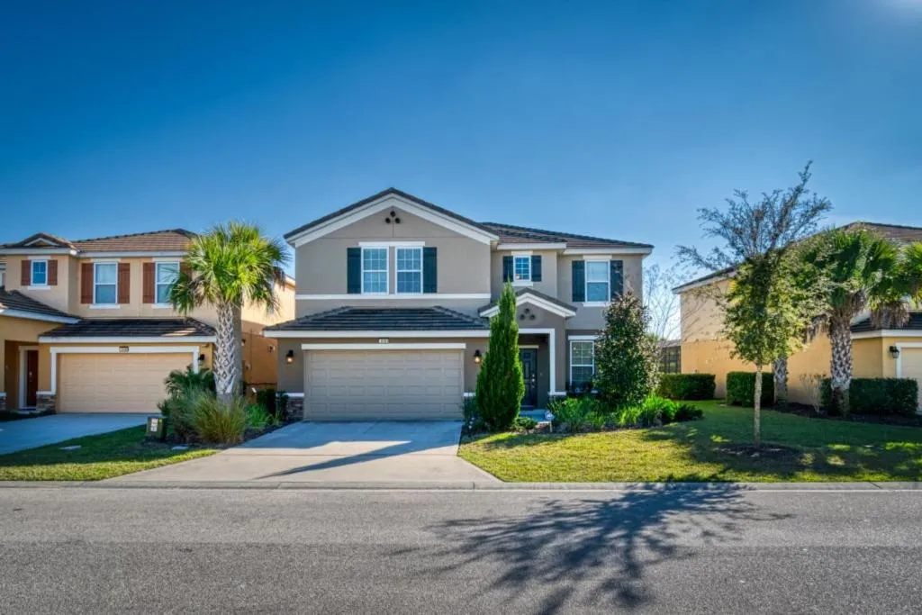 Solterra Resort Villa Near Disney Big groups, Davenport, United States