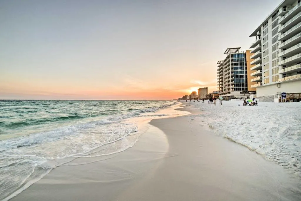 Destin Resort Condo, Sleeps 6 - Walk to Beach, Destin (FL), United States