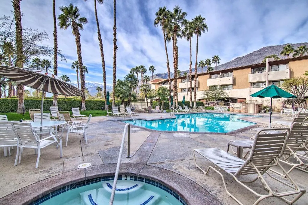 Chic Palm Springs Resort Condo with 2 Balconies, Palm Springs (CA), United States
