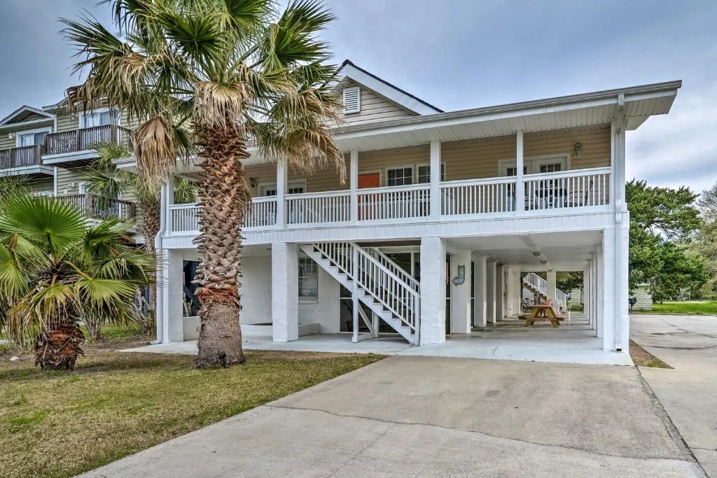 Murrells Inlet Upstairs Unit 1 Block to Beach!, Myrtle Beach, Statele Unite ale Americii