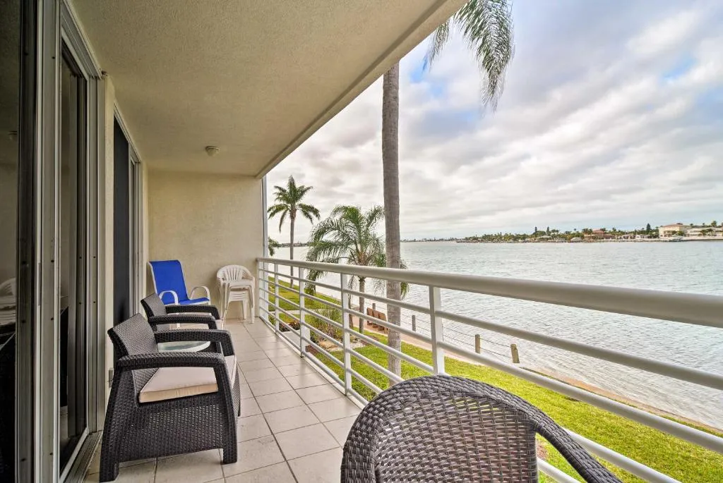 St Petersburg Home with Pool Access, Oceanfront Views, Kudrovo, United States
