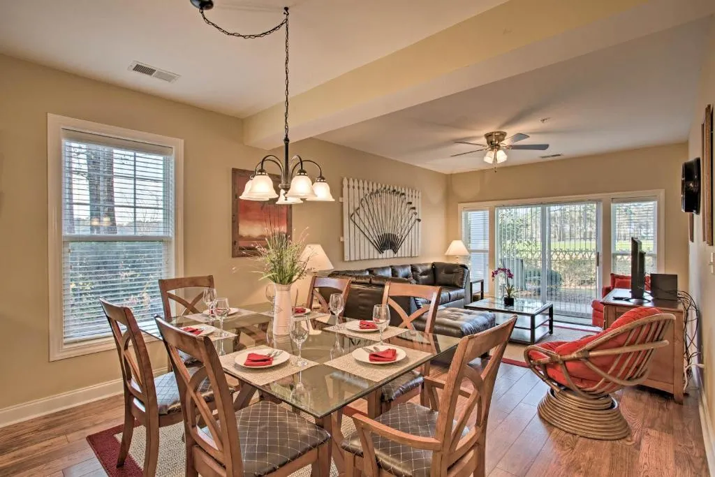 Resort Condo with Pool Access 6 Miles to Boardwalk!, Myrtle Beach, Statele Unite ale Americii