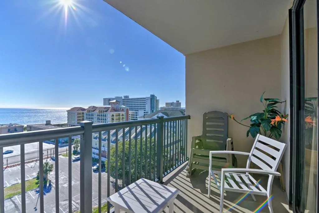 Lovely Condo with Pool - Walk to Family Kingdom!, Murrells Inlet (SC), United States