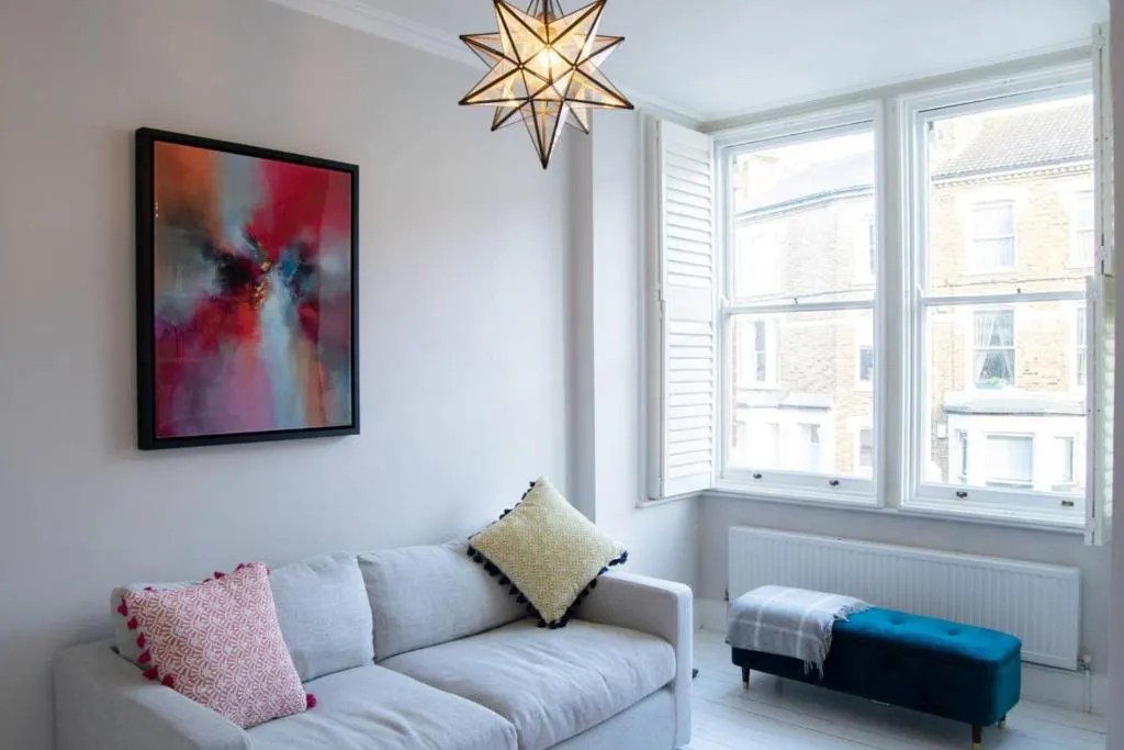 Stunning First Floor Flat In Excellent Location, London, United Kingdom