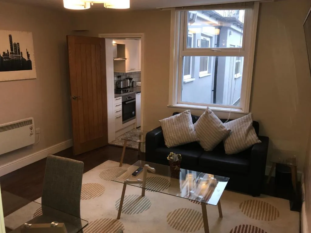 Ground Floor Contemporary 1 Bed Apartment, Birmingham, United Kingdom