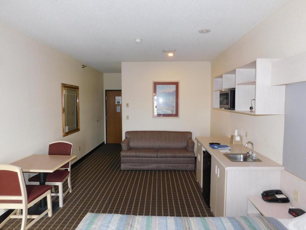 A room at the Travelodge by Wyndham Chadron.