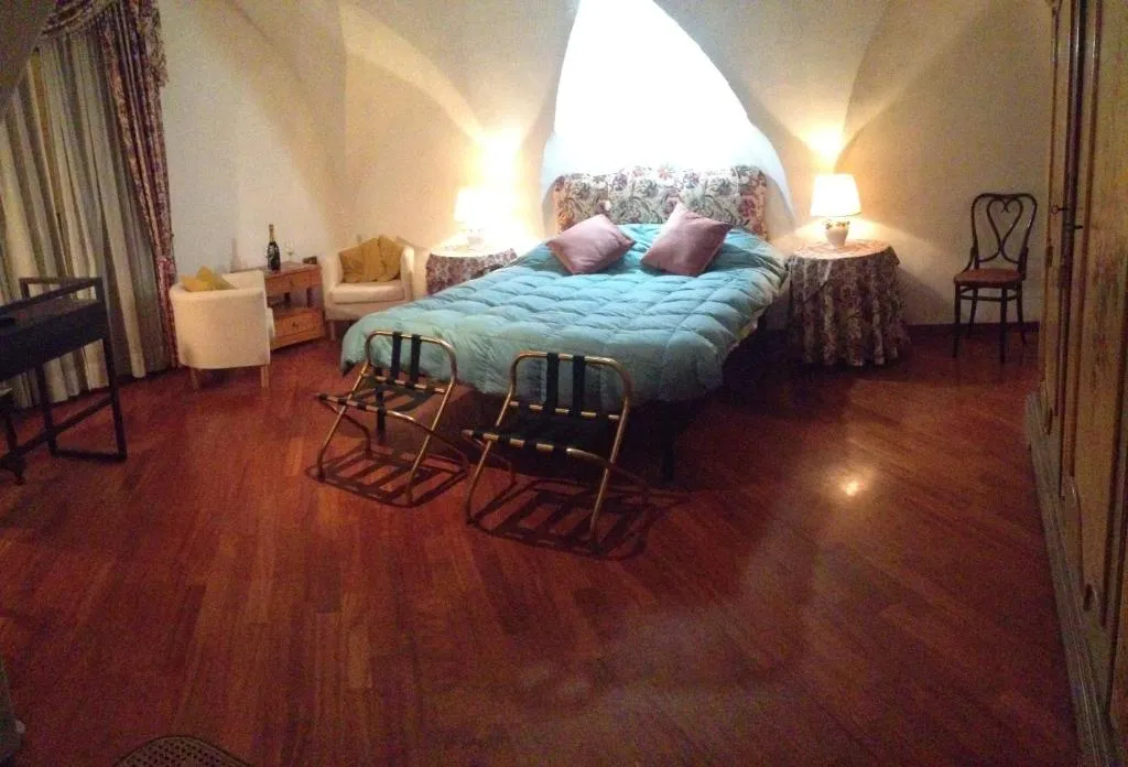 Petite suite alla Riviera di Chiaia, Arzano, Italy