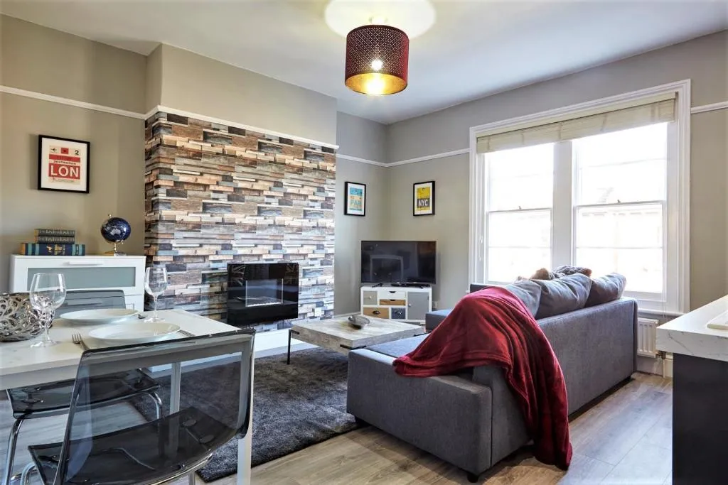 The Sunningdale - Your Apartment, Bristol, United Kingdom