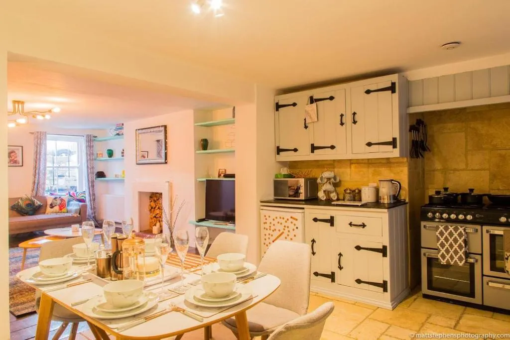 Seafront Apartment with Garden, Brighton and Hove, United Kingdom