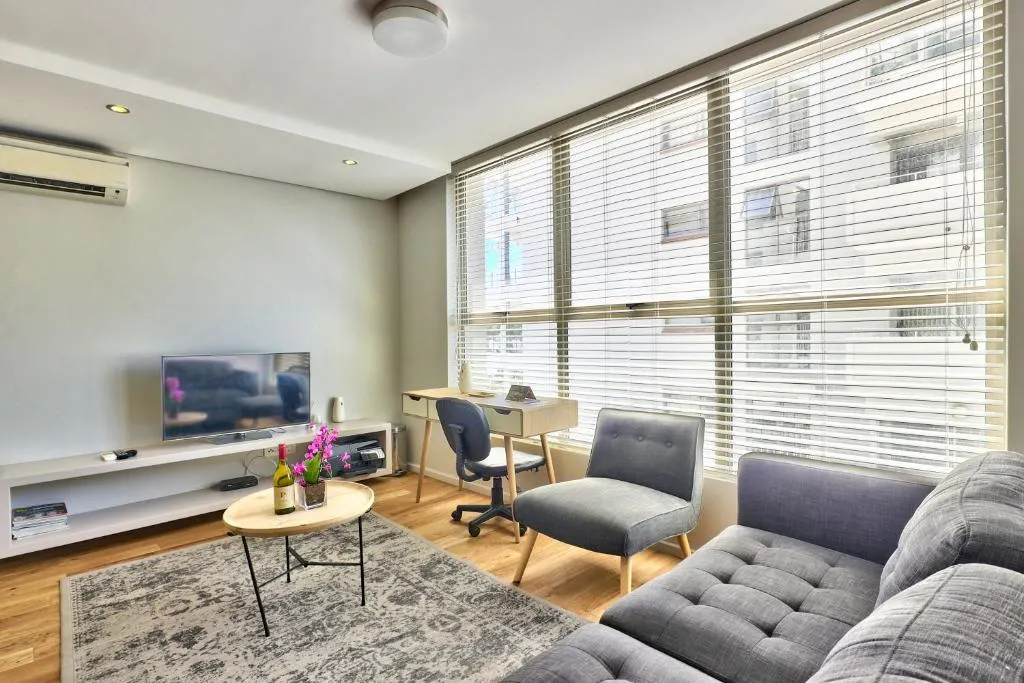 Legacy one bedroom., Cape Town, South Africa