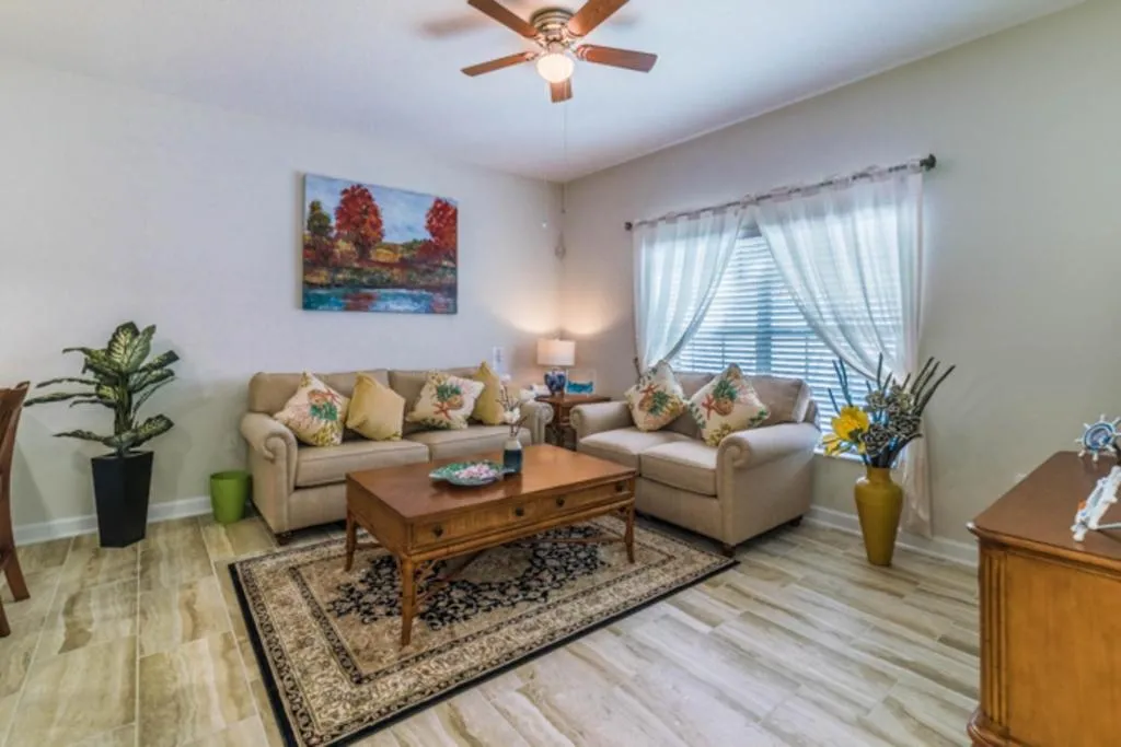 Dogwood Oasis, Davenport, Statele Unite ale Americii