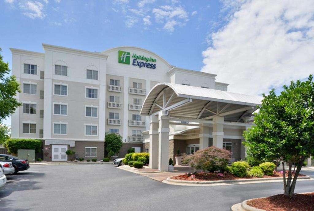 Holiday Inn Express Hotel & Suites Mooresville - Lake Norman, an IHG Hotel