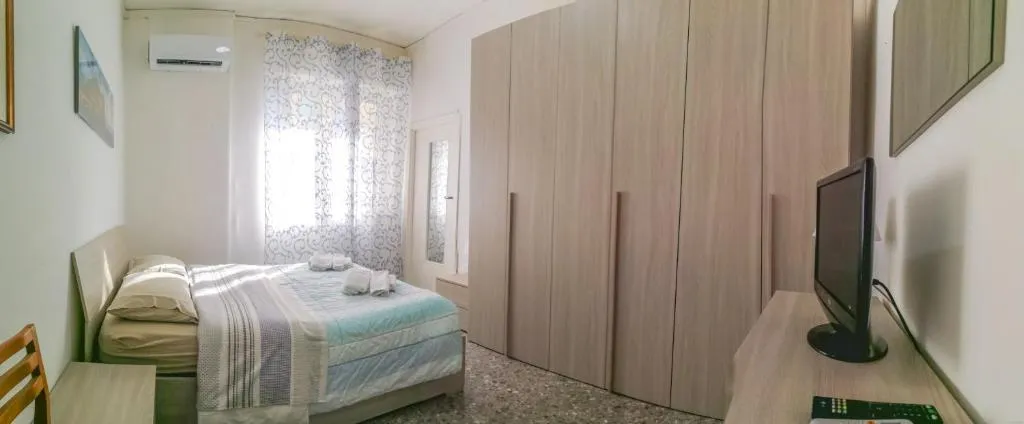 Metro Guest House 2, Napoli, Italia