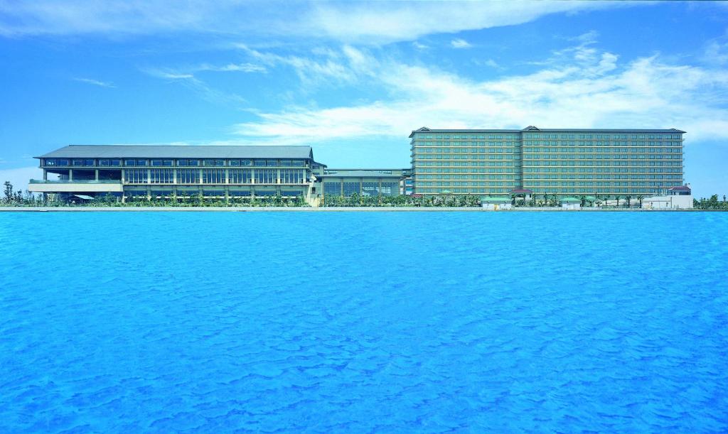 Ryugujo Spa Hotel Mikazuki Ryugutei - Image 1