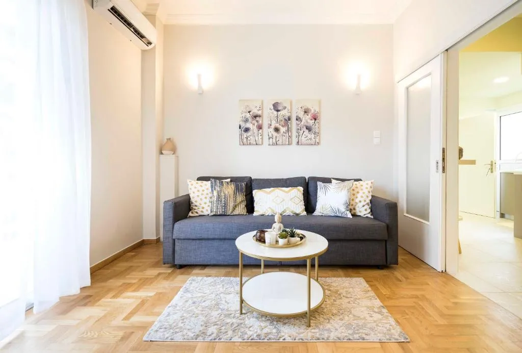 2020 one Bedroom Super Comfy 8' To Thissio Metro, Atena, Grecia