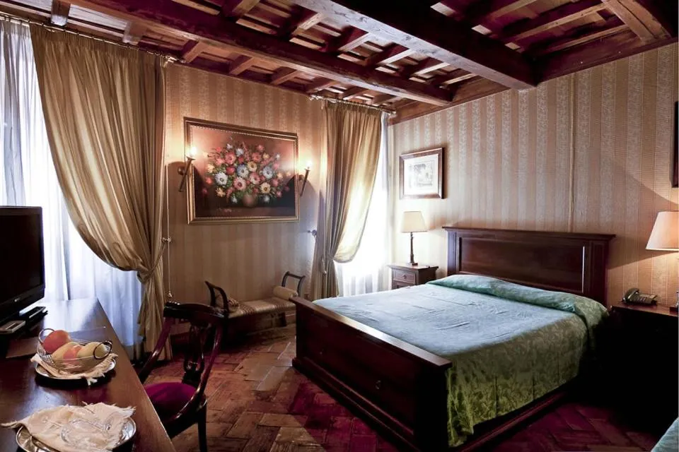 Castle of Glamour XVI century Luxury Apartments, Roma, Italia